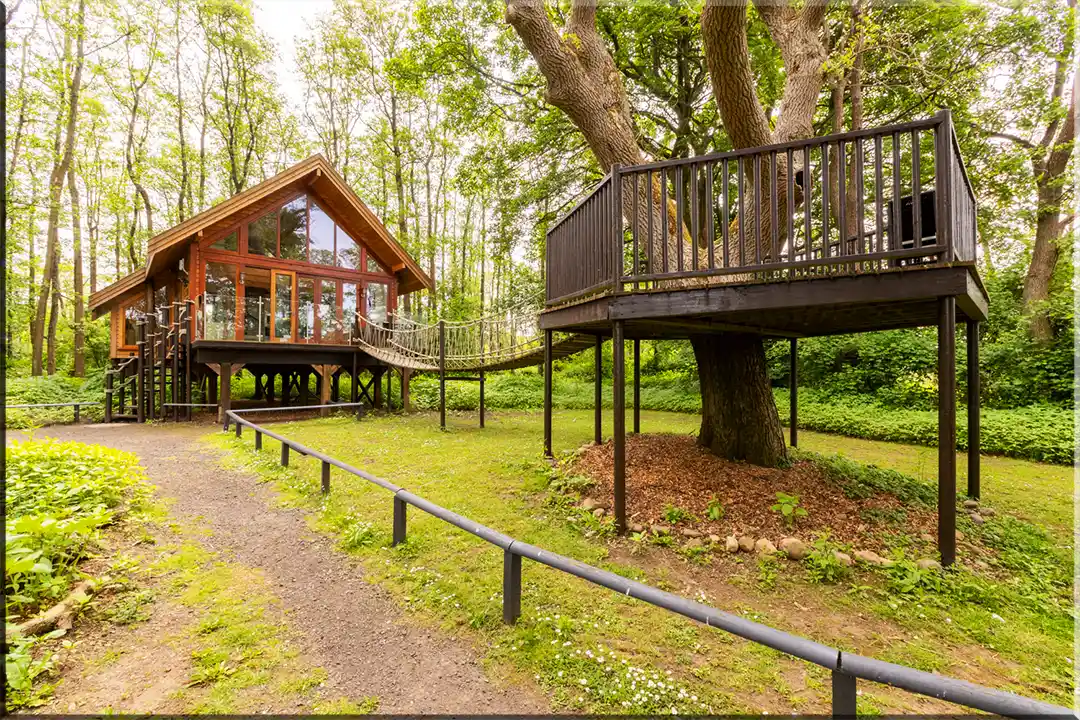 Mẫu nhà gỗ sân vườn đẹp 5 Nhà gỗ lắp ghép hiện đại kiểu Âu thơ mộng